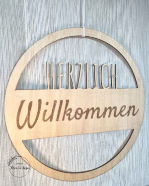 Holz-Türkranz „Herzlich Willkommen“ – natürlicher Willkommensgruß